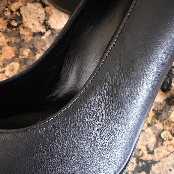 OFF-WHITE Black Leather Arrow Embellished Pumps Size6 $910 - Picture 9 of 9